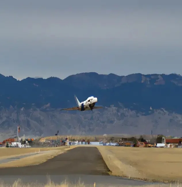 Plane Landing Alamosa Airport